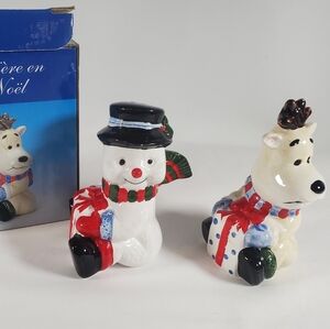 Salt and pepper shakers